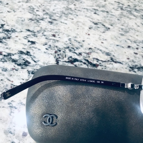 Chanel pearl sunglasses - Picture 3 of 8